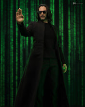 Load image into Gallery viewer, Hot Toys MMS657 The Matrix Reurrection Neo 1/6 Scale Collectible Figure Toy Fair Exclusive