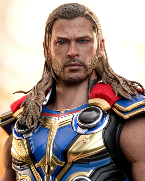 THOR: LOVE AND THUNDER コレクターズアイテム　ホットトイズ Thor Sixth Scale Figure by Hot Toys | Sideshow Collectibles