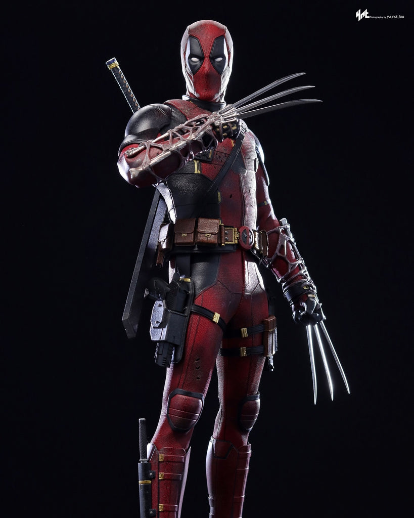 Hot Toys MMS782 Deadpool & Wolverine 1/6th scale Deadpool (Battling Version) Collectible Figure