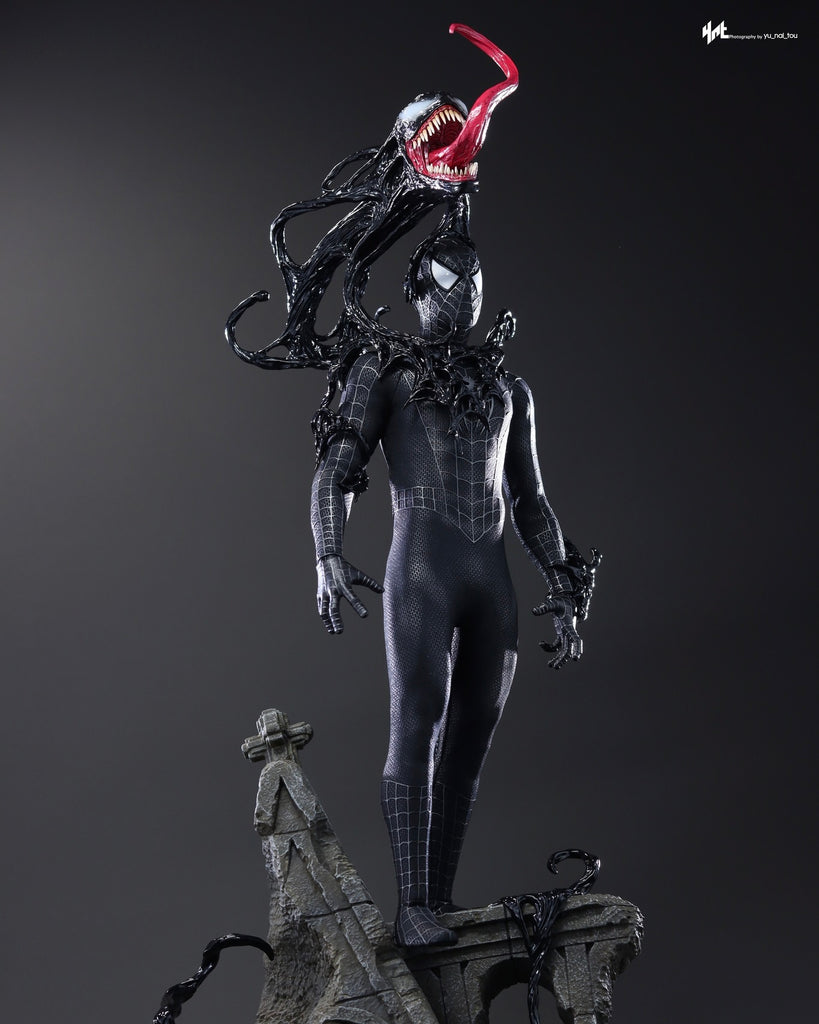 Hot Toys MMS728B Spider-Man 3 Spiderman (Black Suit) Collectible Figure (Deluxe Version) Special Edition 1/6th Scale Collectible Figure