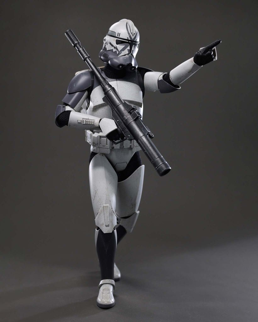 Hot Toys TMS143 Star Wars: The Clone Wars 1/6th scale 104th Battalion Wolfpack Clone Trooper Collectible Figure (Deluxe Version)
