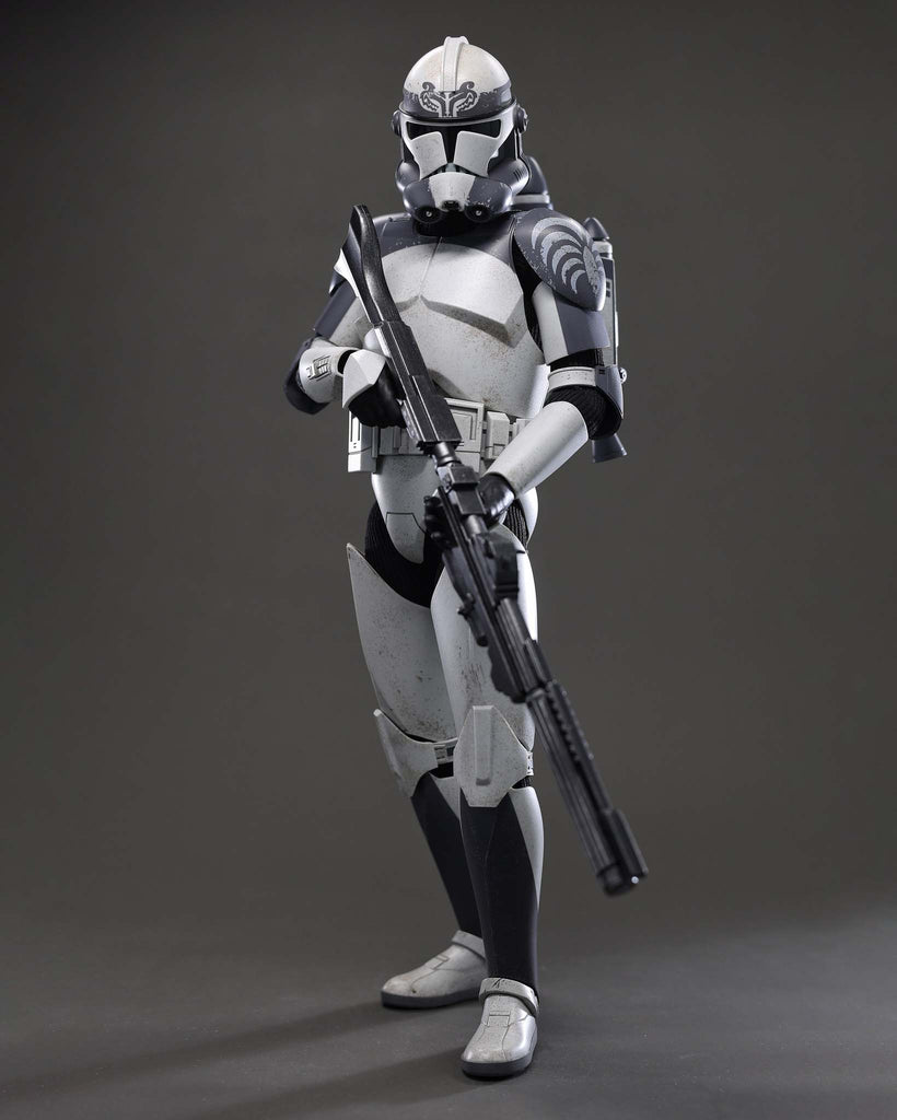 Hot Toys TMS143 Star Wars: The Clone Wars 1/6th scale 104th Battalion Wolfpack Clone Trooper Collectible Figure (Deluxe Version)