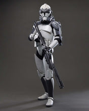 Load image into Gallery viewer, Hot Toys TMS143 Star Wars: The Clone Wars 1/6th scale 104th Battalion Wolfpack Clone Trooper Collectible Figure (Deluxe Version)