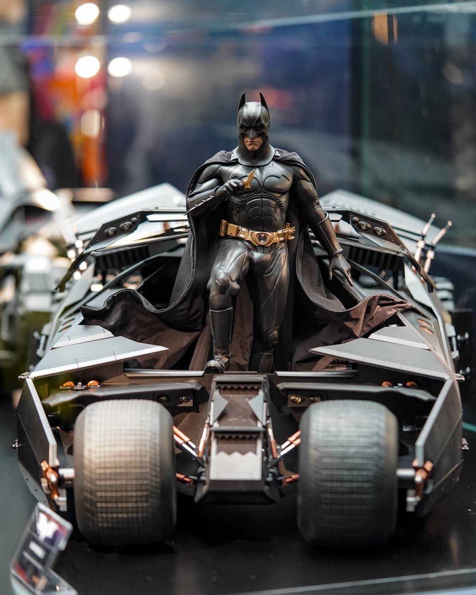 Hot toys MMS595 DC Batman Begins Batman Bruce Wayne – Pop Collectibles