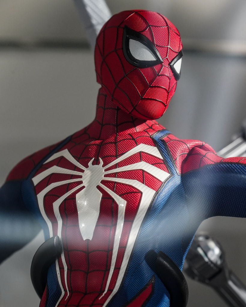 Hot Toys VGM54 Marvel’s Spider-Man 2 – Peter Parker (Advanced Suit 2.0) 1/6 Scale Collectible Figure (Limited 300 Pieces in Hong Kong)