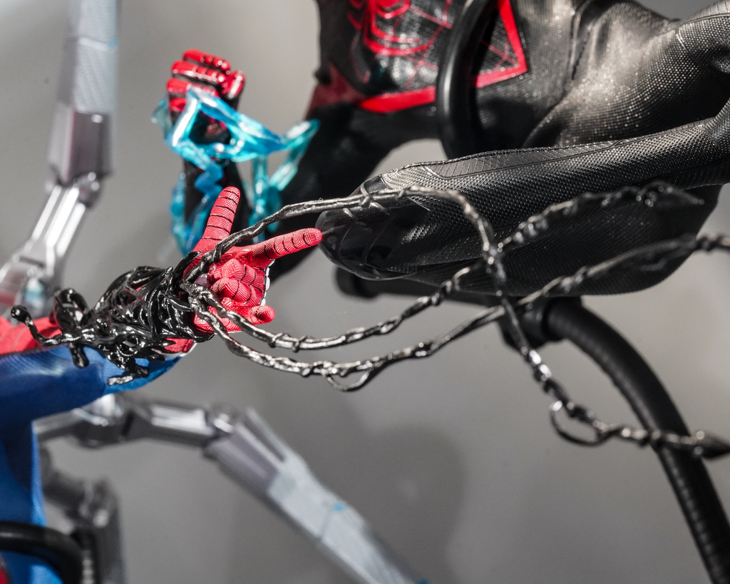 Hot Toys VGM54 Marvel’s Spider-Man 2 – Peter Parker (Advanced Suit 2.0) 1/6 Scale Collectible Figure (Limited 300 Pieces in Hong Kong)