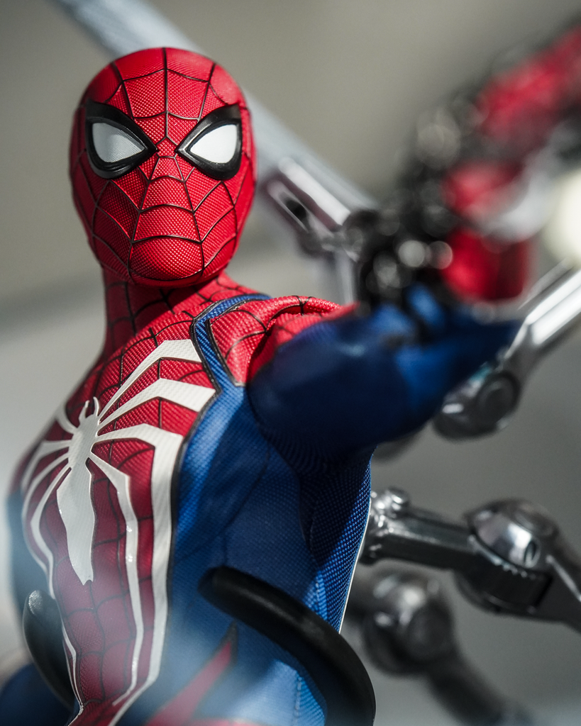 Hot Toys VGM54 Marvel’s Spider-Man 2 – Peter Parker (Advanced Suit 2.0) 1/6 Scale Collectible Figure (Limited 300 Pieces in Hong Kong)