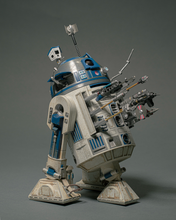 Load image into Gallery viewer, Hot Toys MMS651 Star Wars Attack of the Clones R2D2 1/6 Scale Collectible Figure