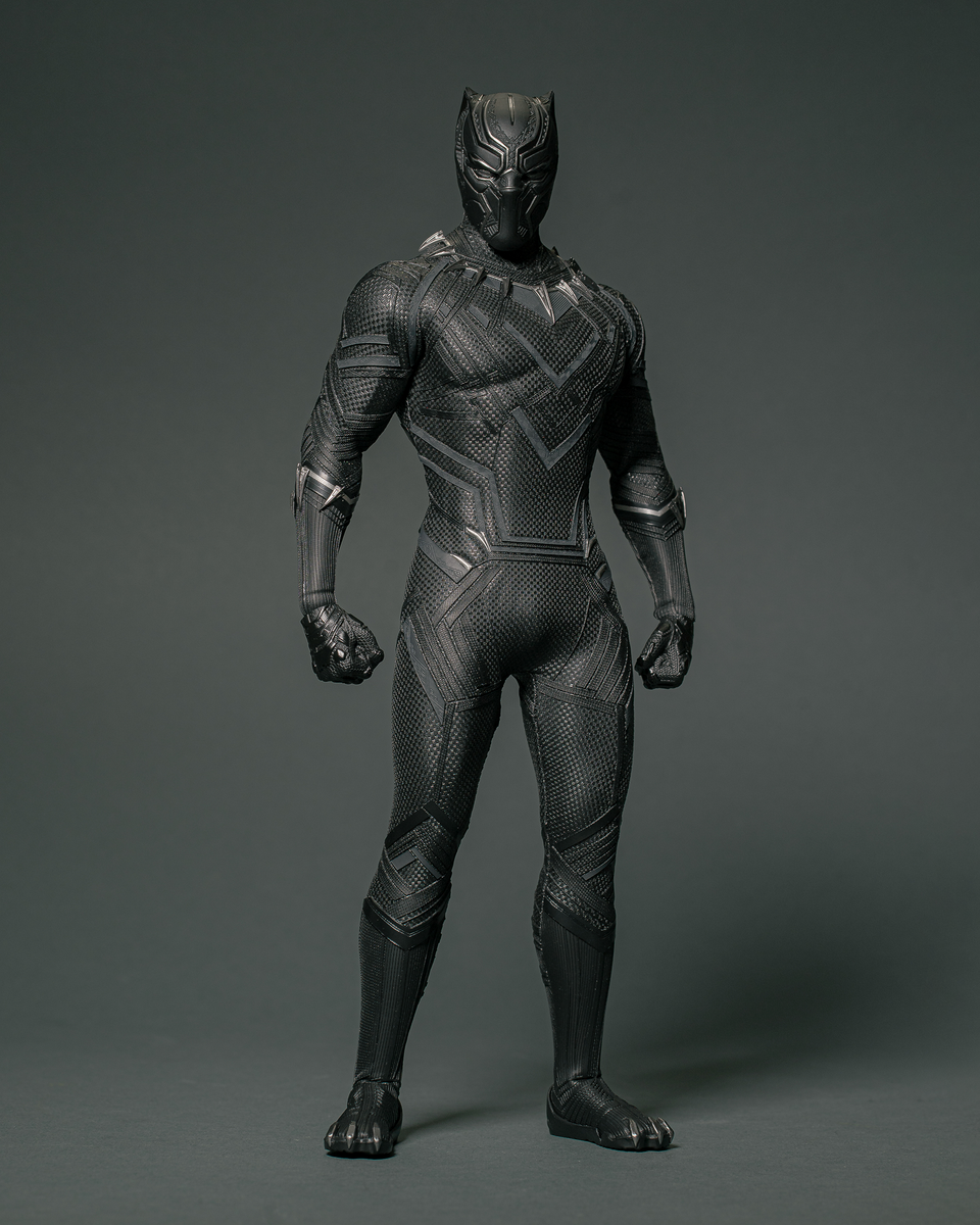 Hot Toys MMS671 Black Panther Legacy Black Panther (Original Suit Hot Toys MMS671 Black Panther Legacy Black Panther (Original Suit
