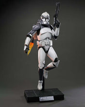 Load image into Gallery viewer, Hot Toys TMS143 Star Wars: The Clone Wars 1/6th scale 104th Battalion Wolfpack Clone Trooper Collectible Figure (Deluxe Version)