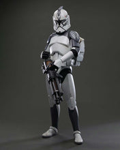 Load image into Gallery viewer, Hot Toys TMS143 Star Wars: The Clone Wars 1/6th scale 104th Battalion Wolfpack Clone Trooper Collectible Figure (Deluxe Version)