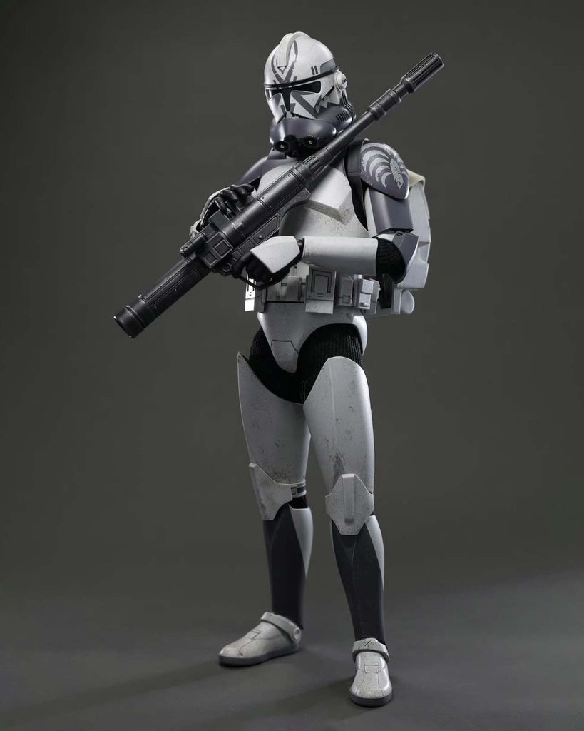 Hot Toys TMS143 Star Wars: The Clone Wars 1/6th scale 104th Battalion Wolfpack Clone Trooper Collectible Figure (Deluxe Version)