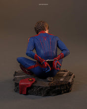 Load image into Gallery viewer, Hot Toys MMS772B The Amazing Spider-Man 1/6th Scale The Amazing Spider-Man Collectible Figure (Deluxe Version) (Special Edition)