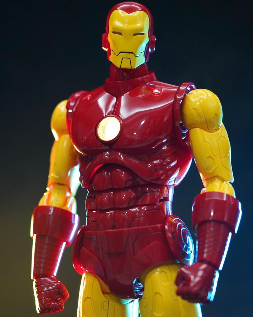 Hot Toys CMS014D57 Marvel Comics Classic Iron Man 1/6th Scale Collectible Figure (Regular Edition)