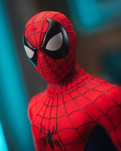 Hot Toys CMS015 Marvel Comics Spiderman 1/6 Scale Collectible Figure (Limited to 400 pieces in Hong Kong)