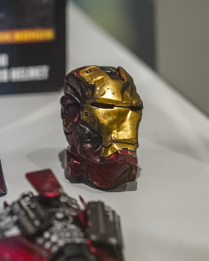 Hot Toys MMS664D48B Ironman Mark 3 (2.0) 1/6 Scale Collectible Figure Special Edition with Bonus Part