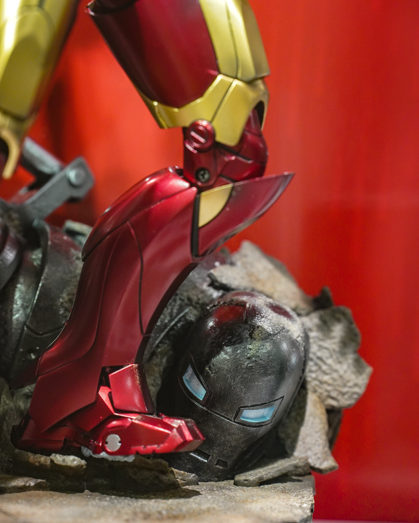 Hot Toys MMS664D48B Ironman Mark 3 (2.0) 1/6 Scale Collectible Figure Special Edition with Bonus Part