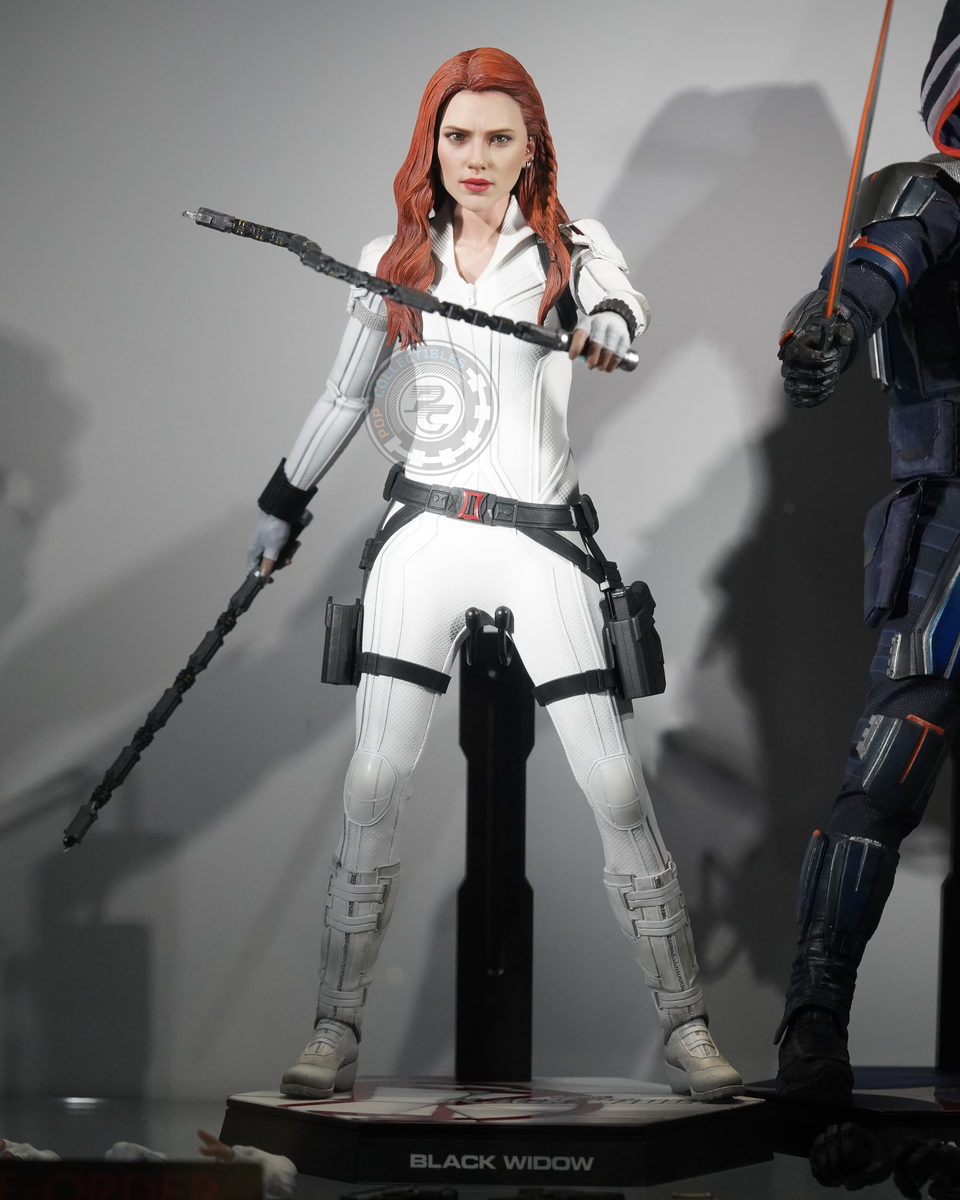 Hot toys MMS601 Black Widow Snow Suit – Pop Collectibles