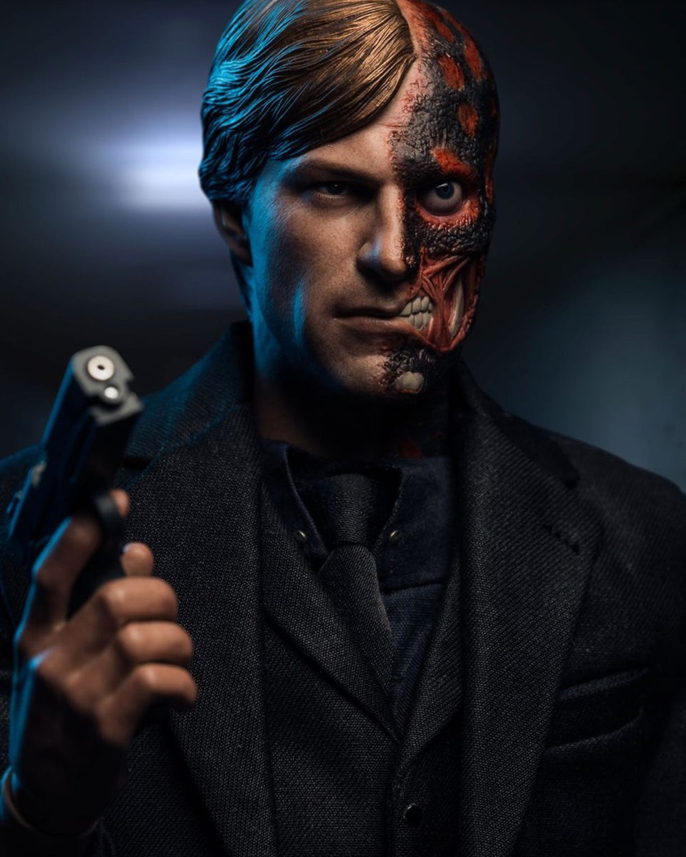 Hot toys MMS546 DC The Dark Knight Two Face – Pop Collectibles