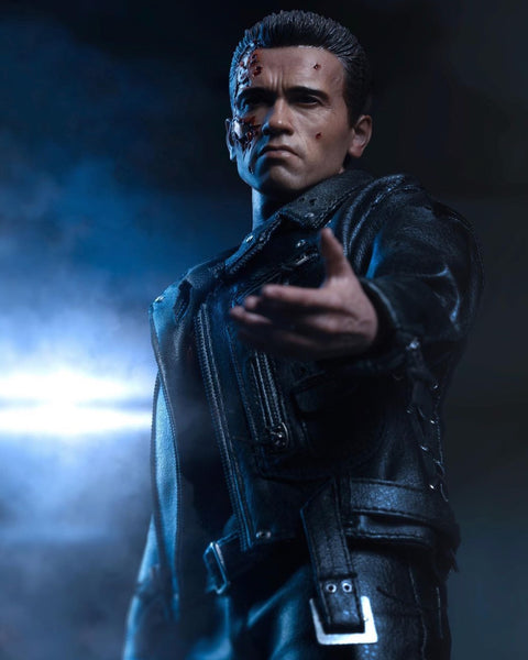 Hot toys DX13 Terminator 2 Judgment Day T800 Battle Damaged