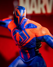 Load image into Gallery viewer, Preorder! Hot Toys MMS711 Spiderman Across The Spiderverse – Spider Man 2099 1/6 Scale Collectible Figure