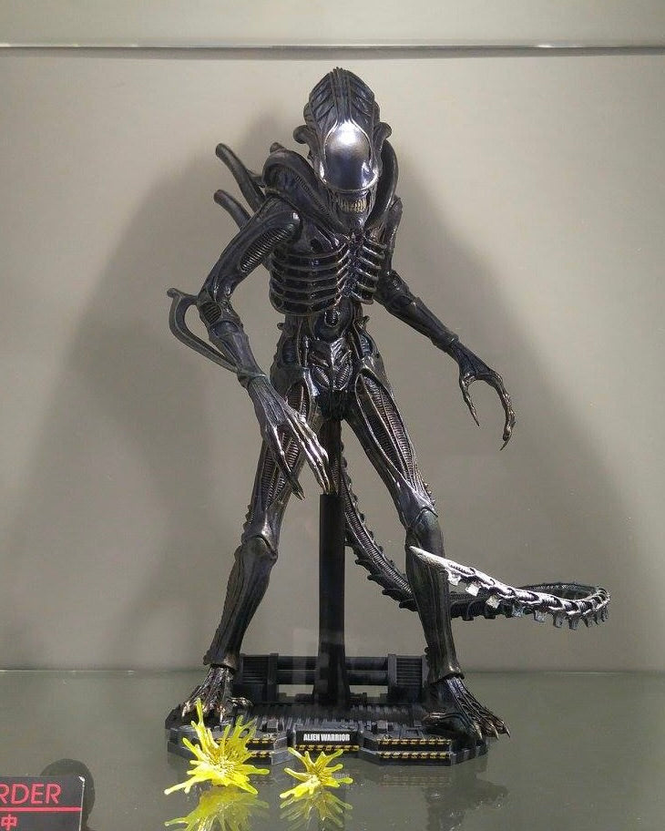 Hot toys MMS354 Alien: Alien Warrior 1/6 Scale Collectible Figure