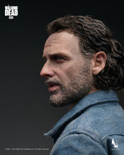Load image into Gallery viewer, Preorder! INART The Walking Dead Season 8 Rick Grimes 1/6th Scale Collectible Figure
