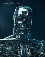 Load image into Gallery viewer, Preorder! INART The Terminator T-800 Endoskeleton 1/6 Collectible Figure