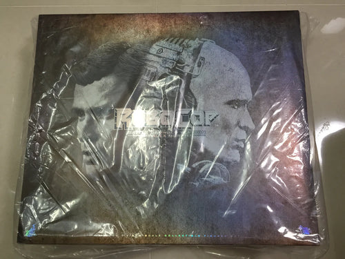 Hot Toys MMS266 RoboCop (Battle Damaged Version) 1/6 Scale Collectible Figure