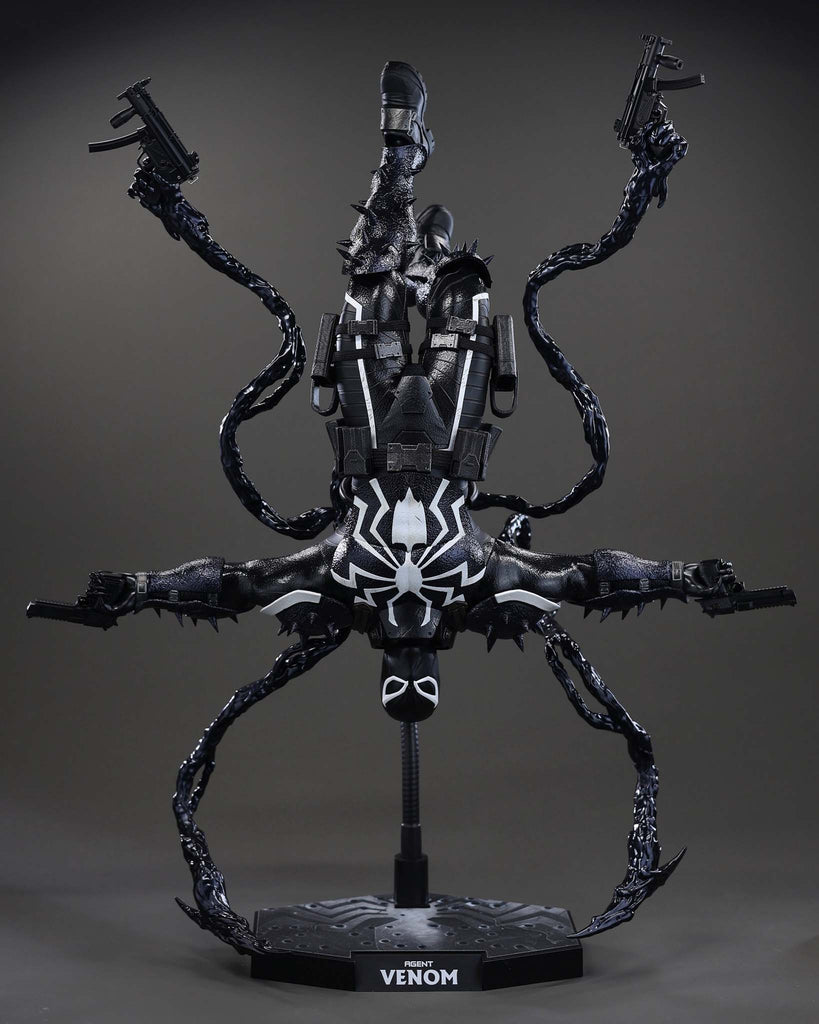 Hot Toys CMS025 Marvel Comics 1/6th scale Agent Venom Collectible Figure