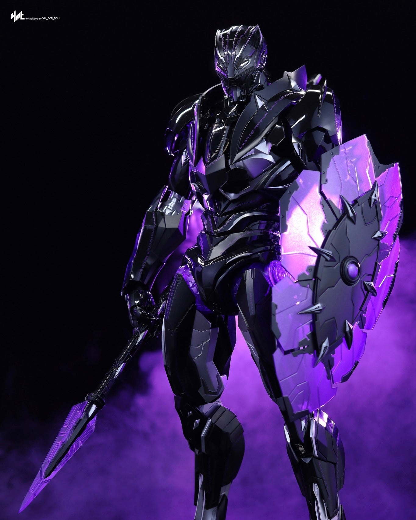 Hot Toys 1/6 Black Panther Mech Strike