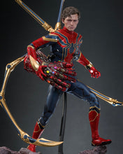 Load image into Gallery viewer, Preorder! Hot Toys MMS761 Avengers Endgame 1/6th Scale Iron Spider Collectible Figure Sculpted Version