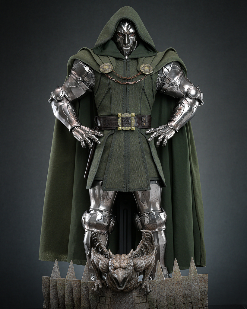 Preorder! Hot Toys CMS022B Marvel Comics 1/6th Scale Doctor Doom Collectible Figure Special Edition