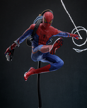 Load image into Gallery viewer, Preorder! Hot Toys MMS772B The Amazing Spider-Man 1/6th Scale The Amazing Spider-Man Collectible Figure (Deluxe Version) (Special Edition)