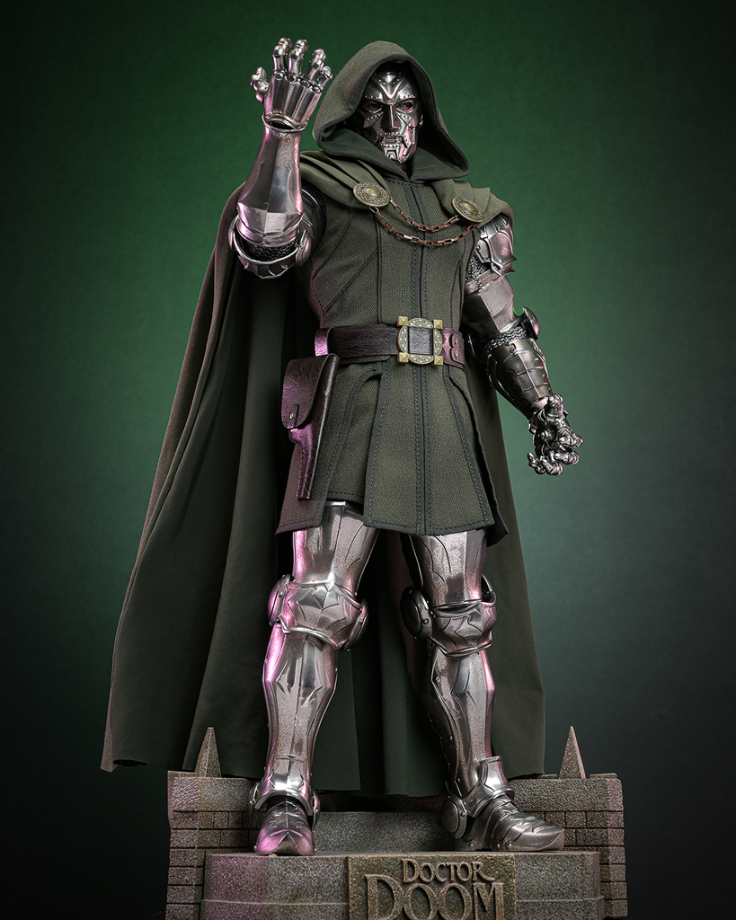 Preorder! Hot Toys CMS022B Marvel Comics 1/6th Scale Doctor Doom Collectible Figure Special Edition