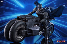 Load image into Gallery viewer, Hot Toys MMS705 The Flash – Batman and Batcycle 1/6 Scale Collectible Set