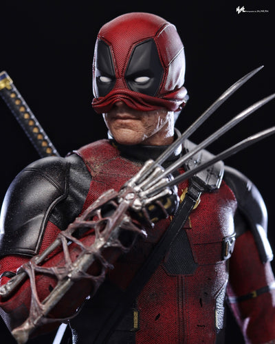 Hot Toys MMS782 Deadpool & Wolverine 1/6th scale Deadpool (Battling Version) Collectible Figure