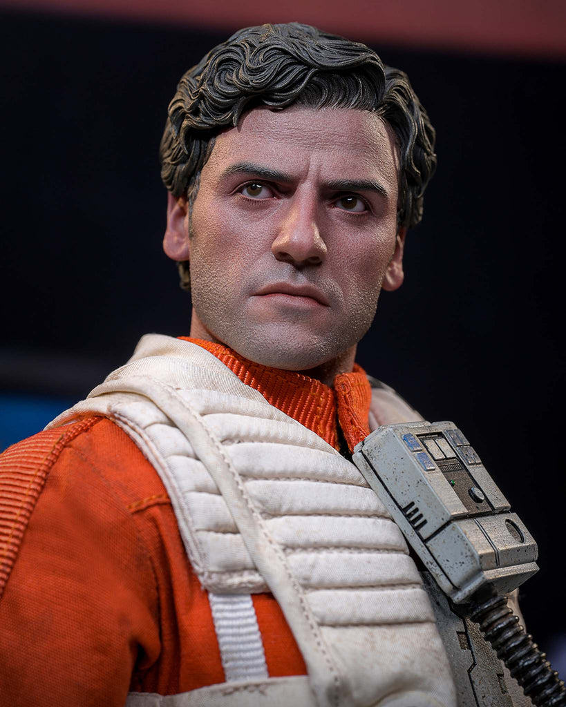 Hot Toys MMS806 Star Wars The Force Awakens 1/6th scale Poe Dameron Collectible Figure