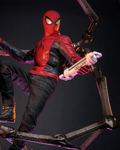 Load image into Gallery viewer, Hot Toys VGM71 Marvel&#39;s Spider-Man 2 1/6th scale Peter Parker (Last Stand Suit) Collectible Figure [Hot Toys Exclusive]
