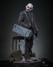 Load image into Gallery viewer, Preorder! Hot Toys DX51AE The Dark Knight Trilogy 1/6th scale The Joker (Bank Robber Version) Collectible Figure (Artisan Edition) [Hot Toys Exclusive]