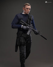Load image into Gallery viewer, Hot Toys MMS804 No Time To Die 1/6th scale James Bond (Commando Outfit) Collectible Figure