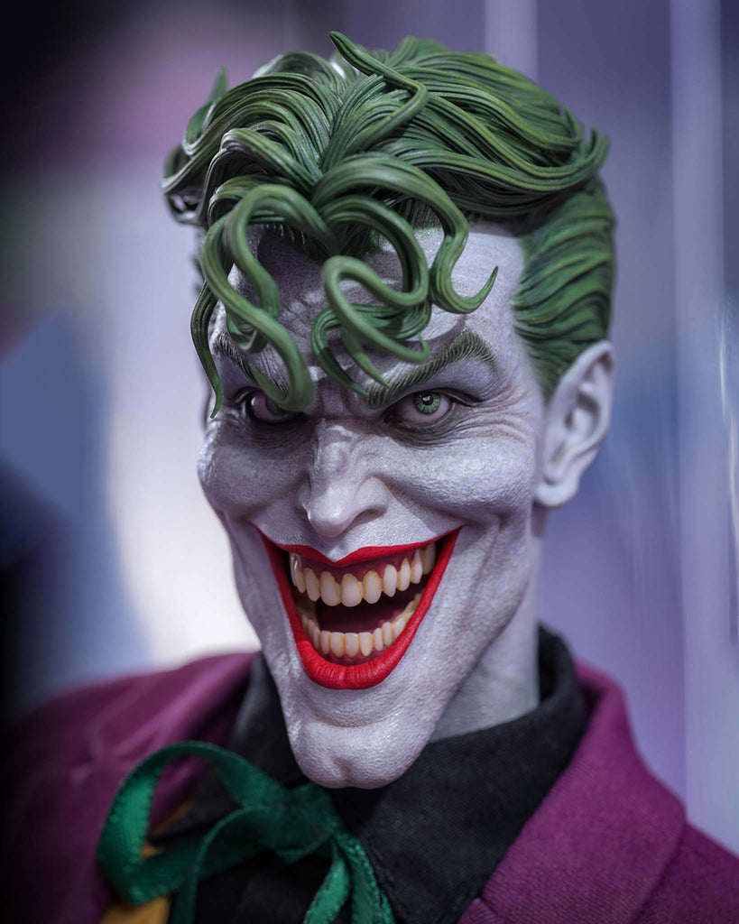Preorder! Hot Toys CMS028 Batman: The Killing Joke 1/6th scale The Joker Collectible Figure