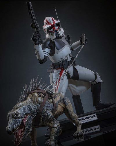 Preorder! Hot Toys TMS167 Star Wars: The Clone Wars 1/6th scale Sergeant Hound Collectible Figure