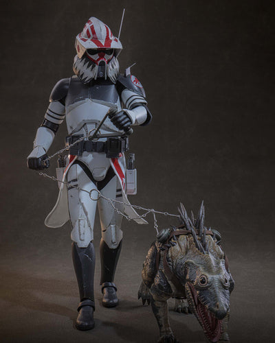 Preorder! Hot Toys TMS167 Star Wars: The Clone Wars 1/6th scale Sergeant Hound Collectible Figure
