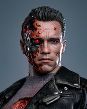 Load image into Gallery viewer, Hot Toys DX46 Terminator 2: Judgment Day 1/6th scale T-800 (Battle Damaged Version 2.0) Collectible Figure