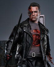 Load image into Gallery viewer, Hot Toys DX46 Terminator 2: Judgment Day 1/6th scale T-800 (Battle Damaged Version 2.0) Collectible Figure