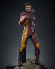 Load image into Gallery viewer, Preorder! Hot Toys MMS831 Deadpool &amp; Wolverine 1/6th scale Wolverine (Classic Brown and Tan) Collectible Figure [Hot Toys Exclusive]