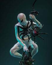 Load image into Gallery viewer, Preorder! Hot Toys CMS027 Aliens Vs. Avengers 1/6th scale Miles Morales (Aliens Vs. Avengers Suit) Collectible Figure [Hot Toys Exclusive]