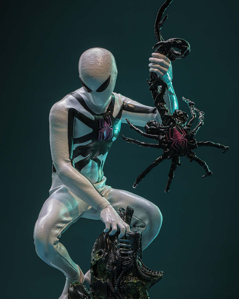 Preorder! Hot Toys CMS027 Aliens Vs. Avengers 1/6th scale Miles Morales (Aliens Vs. Avengers Suit) Collectible Figure [Hot Toys Exclusive]