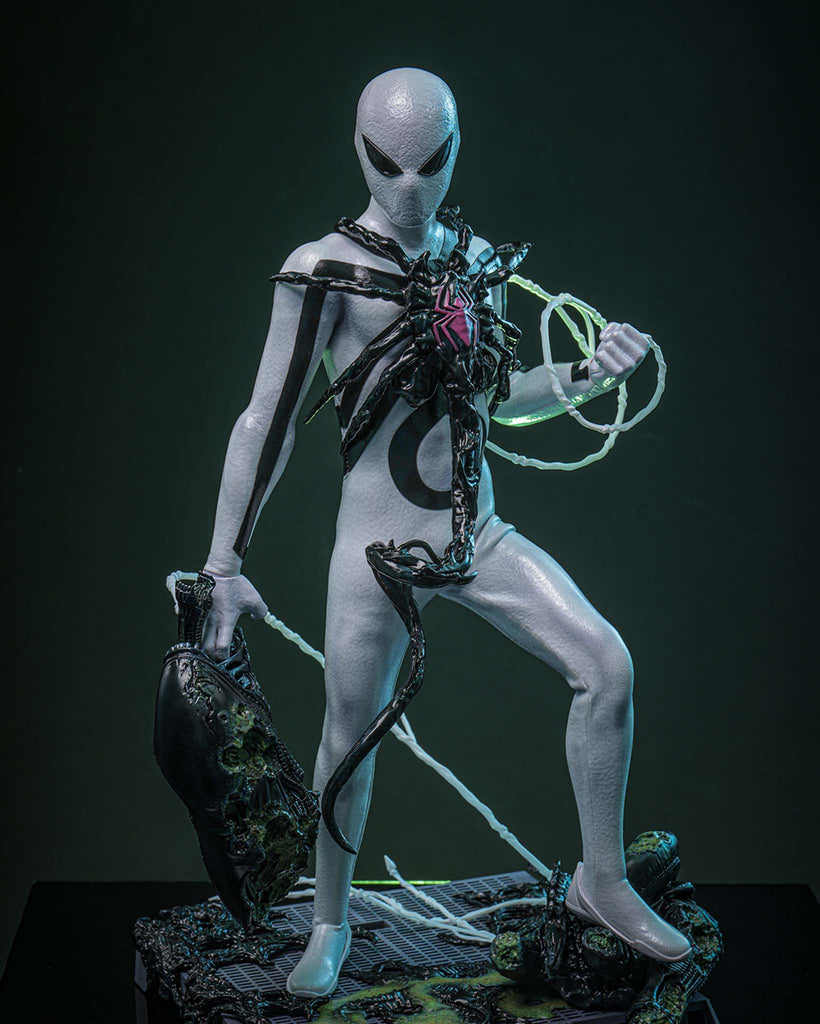 Preorder! Hot Toys CMS027 Aliens Vs. Avengers 1/6th scale Miles Morales (Aliens Vs. Avengers Suit) Collectible Figure [Hot Toys Exclusive]